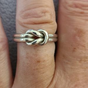 James Avery Lover's Knot ring size 8